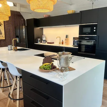 Storre Luksus Hus Ved Assens